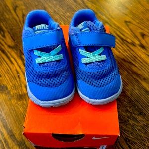 Baby sneakers. Size 4